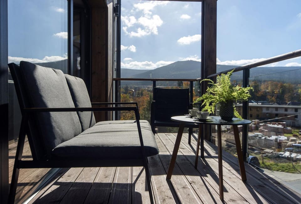 Balcony/Terrace, Mountain view