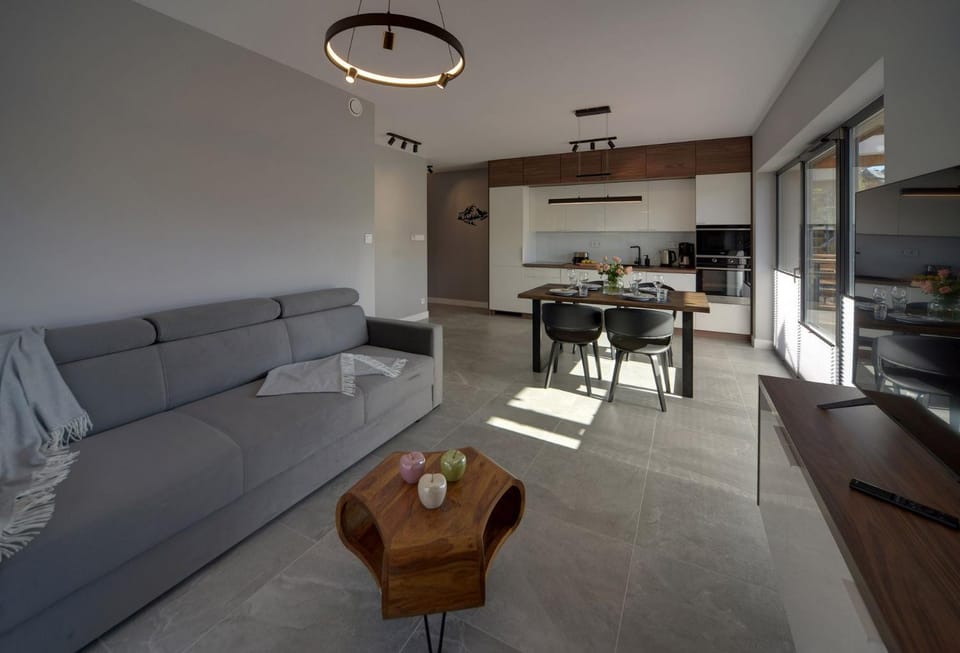 Kitchen or kitchenette, Seating area