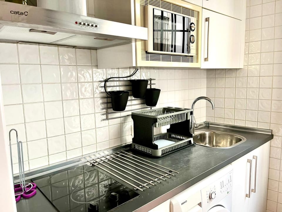 Kitchen or kitchenette, Communal kitchen