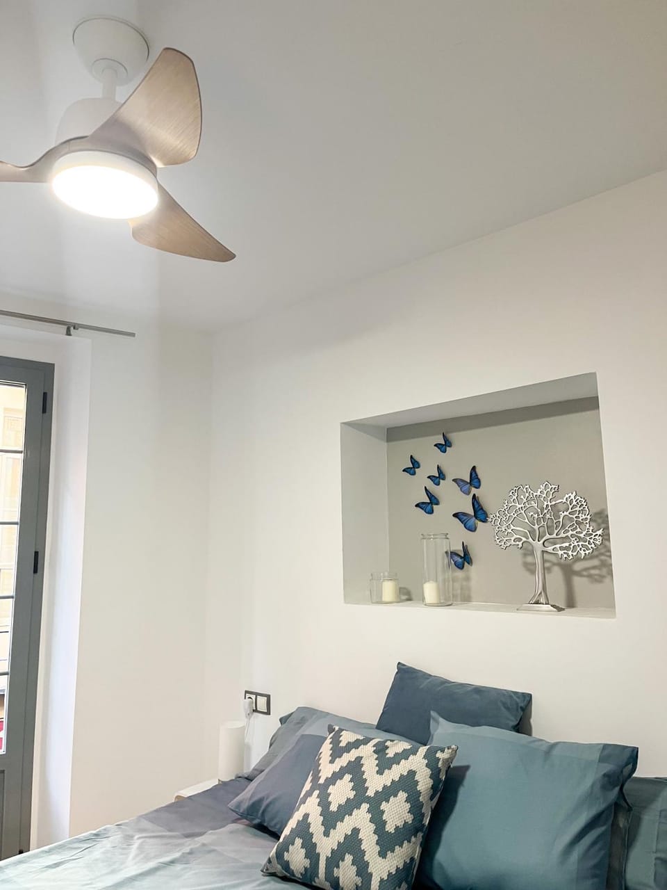 Bed, Decorative detail, Bedroom
