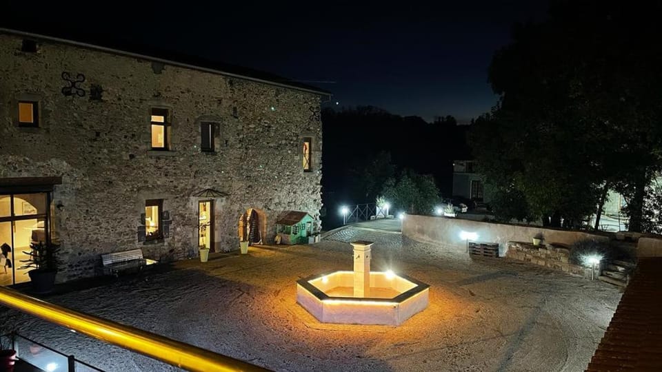 Tour de charme atypique Bed and Breakfast in Auvergne-Rhône-Alpes