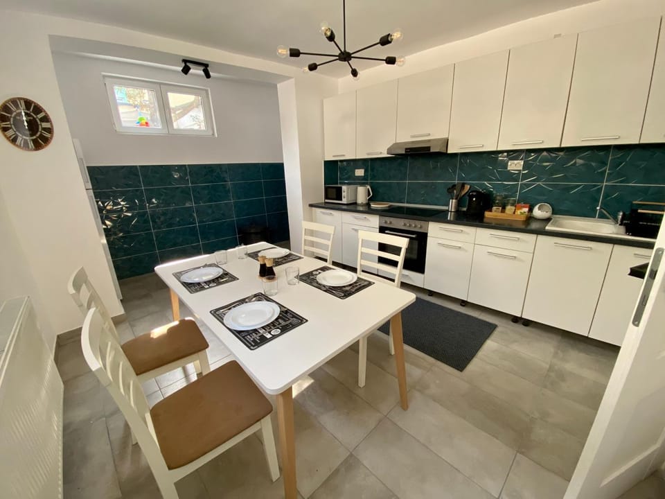Kitchen or kitchenette, kitchen
