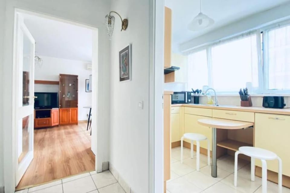 CityCosy Orangerie Strasbourg Superbe 2 pieces calme face au Parc l'Orangerie, parking souterrain privatif, Wi-Fi & Netflix inclus Apartment in Strasbourg