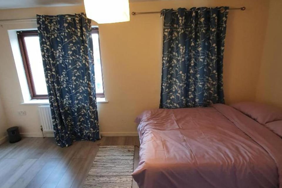 4 Bed House Sleeps 12 - Private Garden - Parking House in London Borough of Southwark