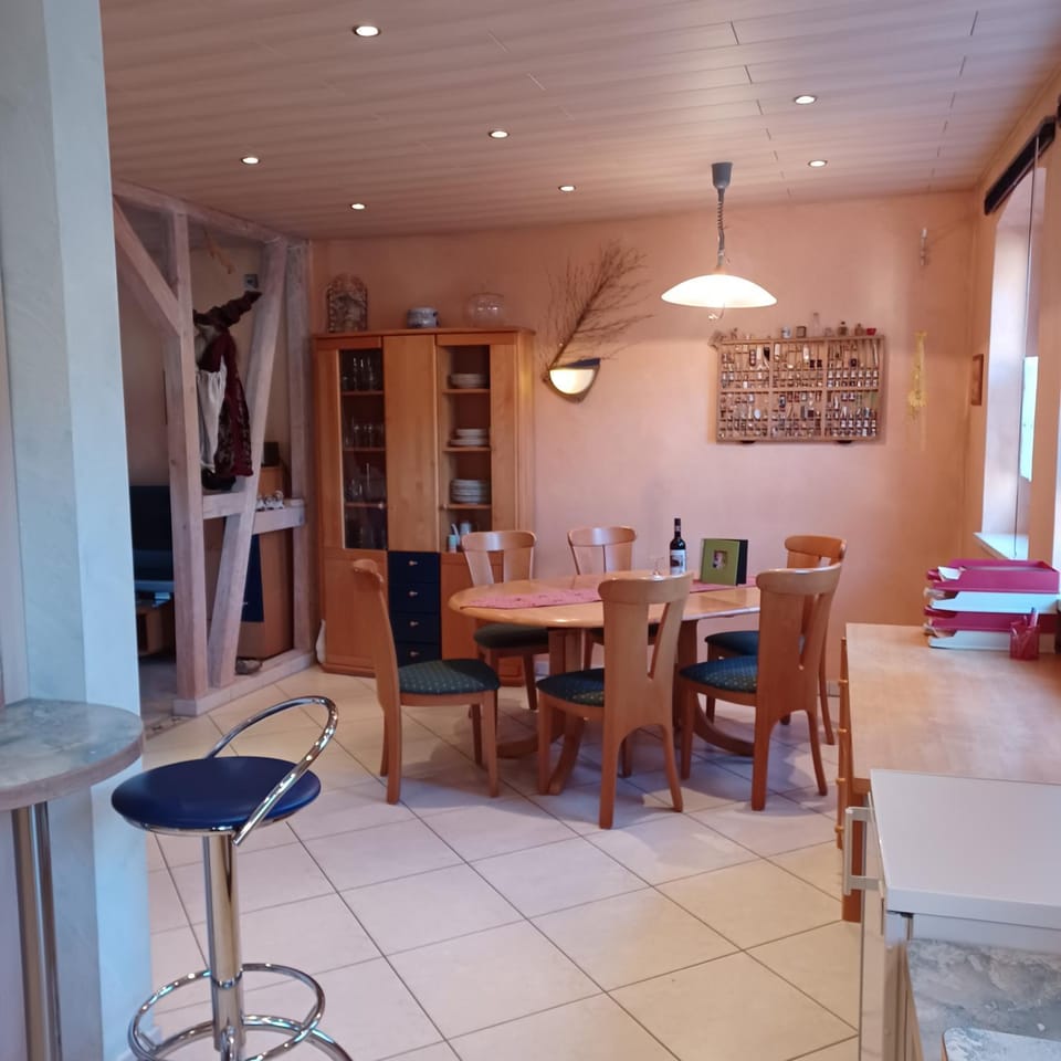 Kitchen or kitchenette, Seating area, Dining area, Food, kitchen, kitchen