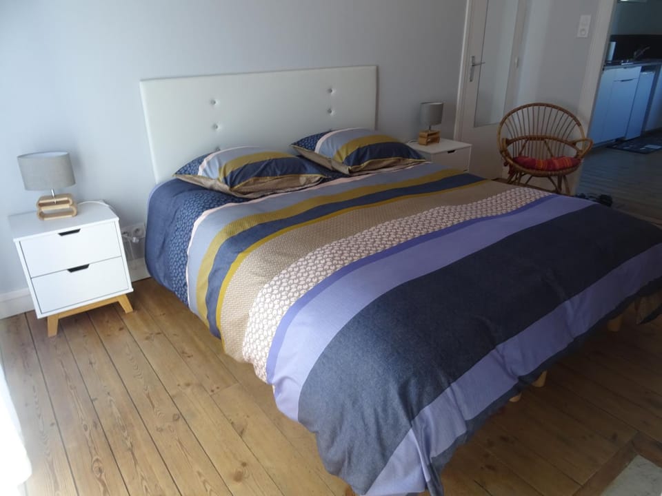 Bed, Bedroom, wardrobe
