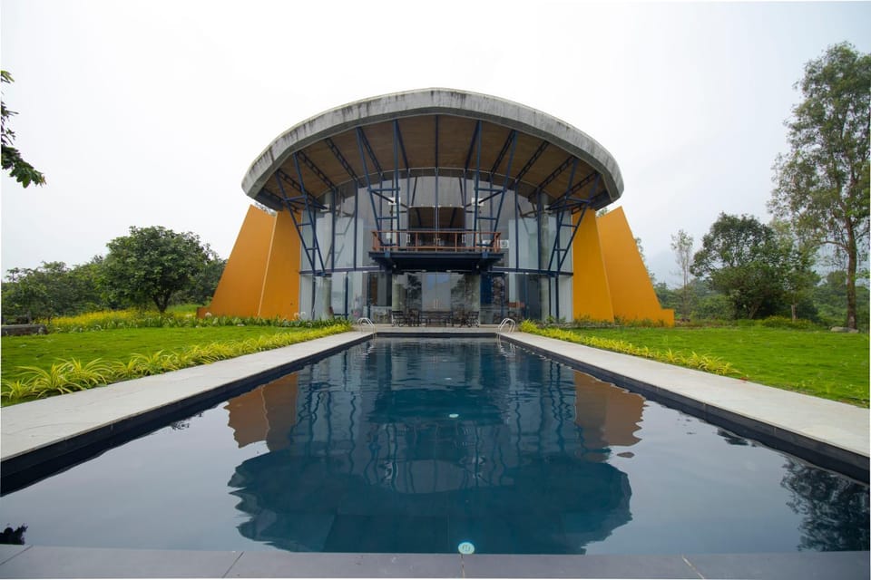 Property building, Facade/entrance, Day, Garden, View (from property/room), Seating area, Garden view, Mountain view, Pool view, Swimming pool
