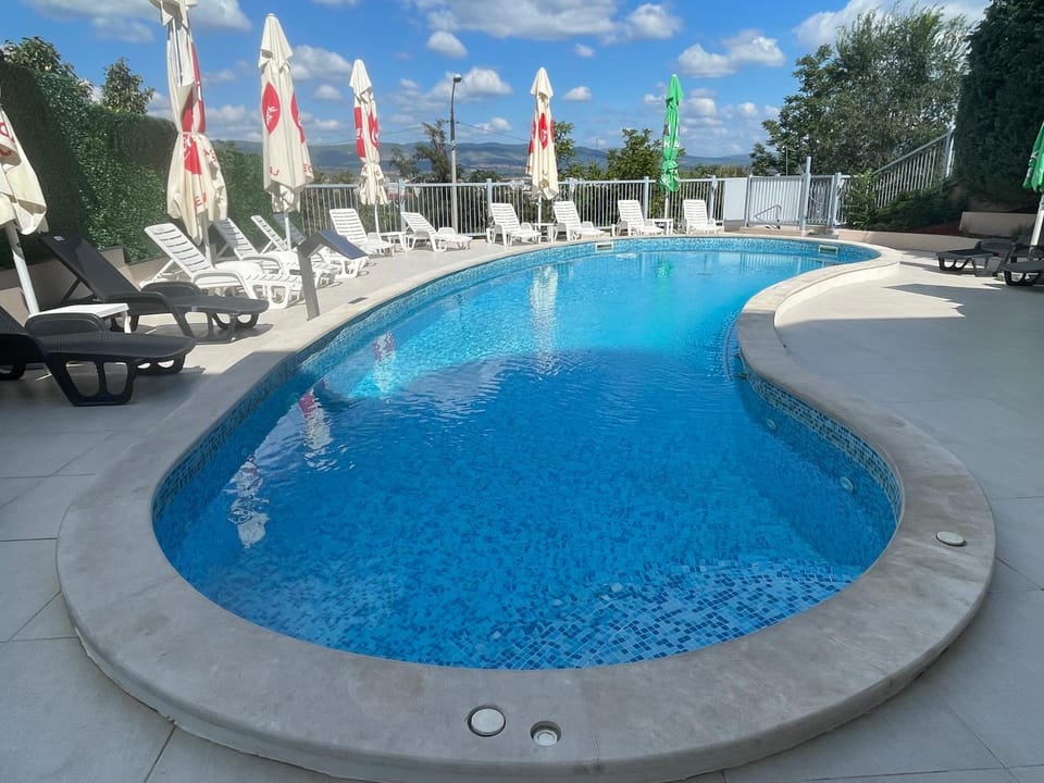 Patio, Day, Summer, Balcony/Terrace, Spa and wellness centre/facilities, Garden view, Pool view, Swimming pool, Inner courtyard view, sunbed