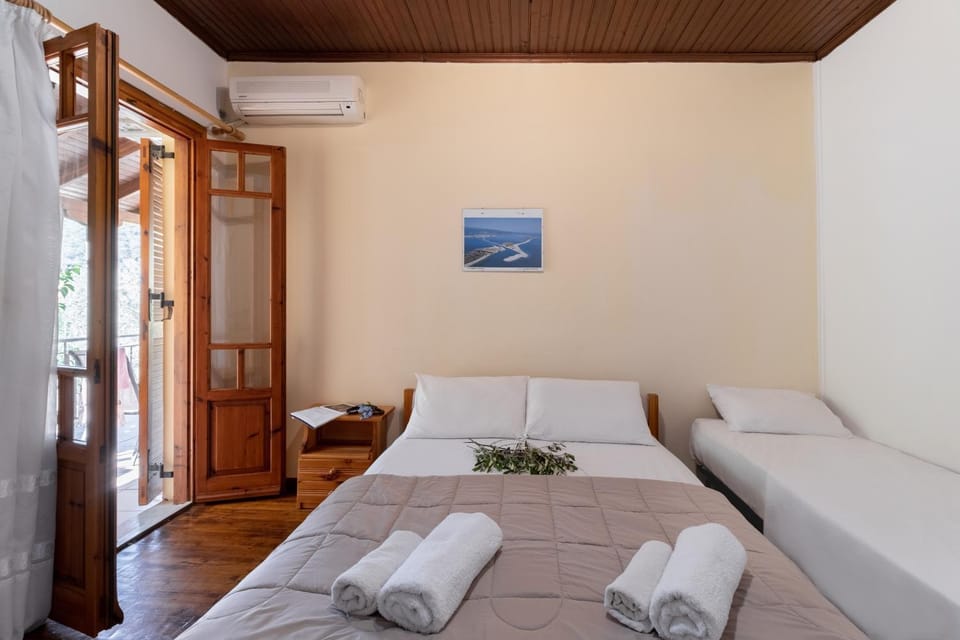 Property building, Living room, Bedroom