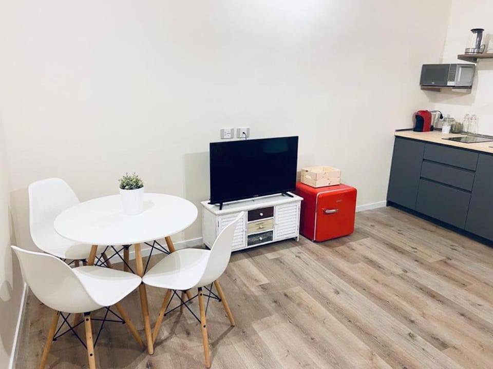 TV and multimedia, Dining area, minibar