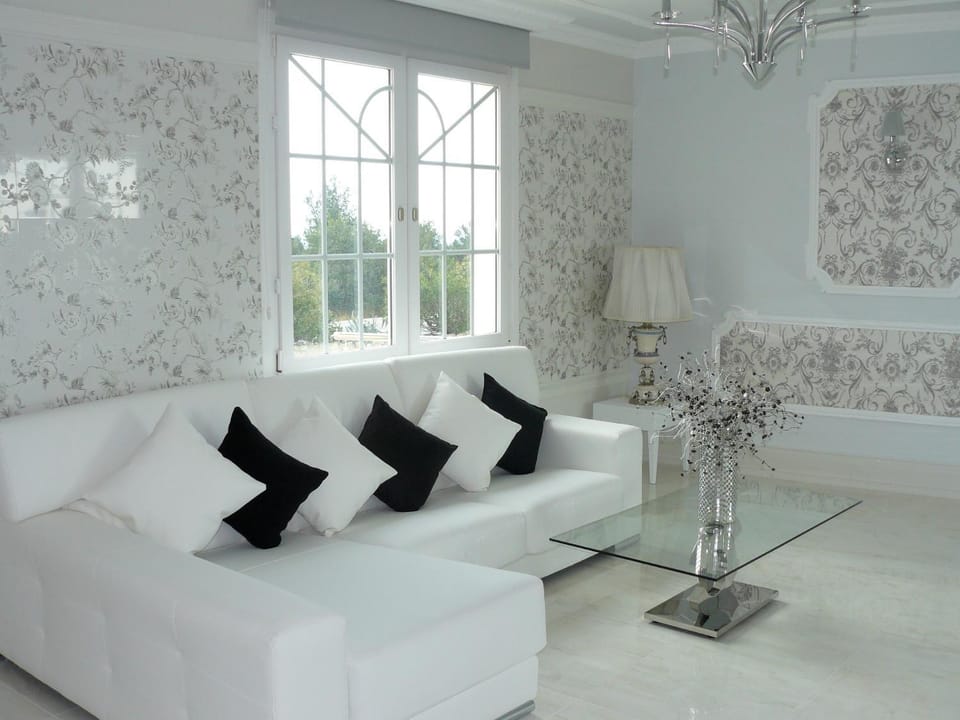 Communal lounge/ TV room