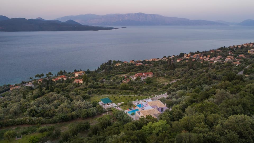 Nearby landmark, Neighbourhood, Natural landscape, Bird's eye view, Garden view, Landmark view, Pool view, Sea view