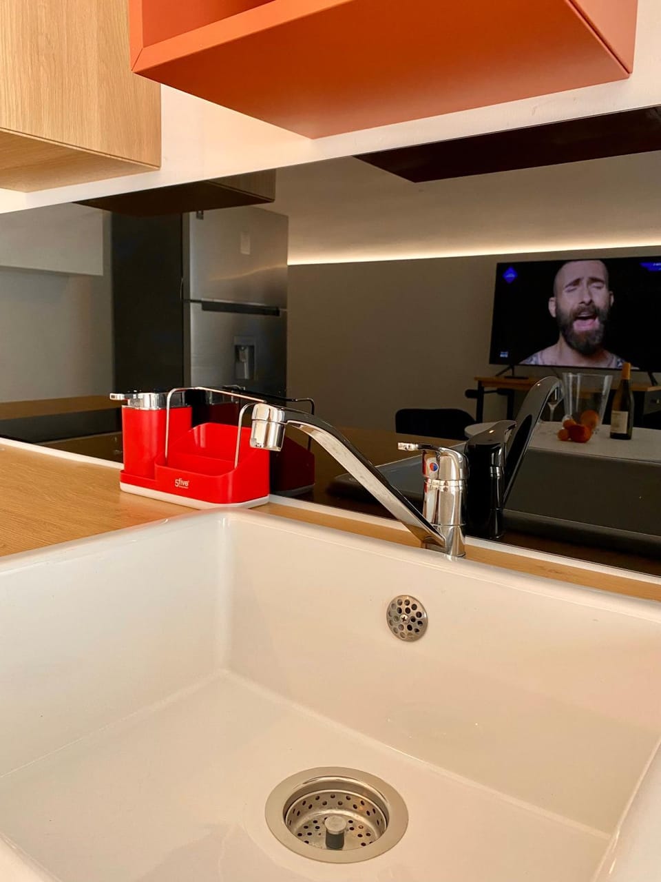 Kitchen or kitchenette, dishwasher