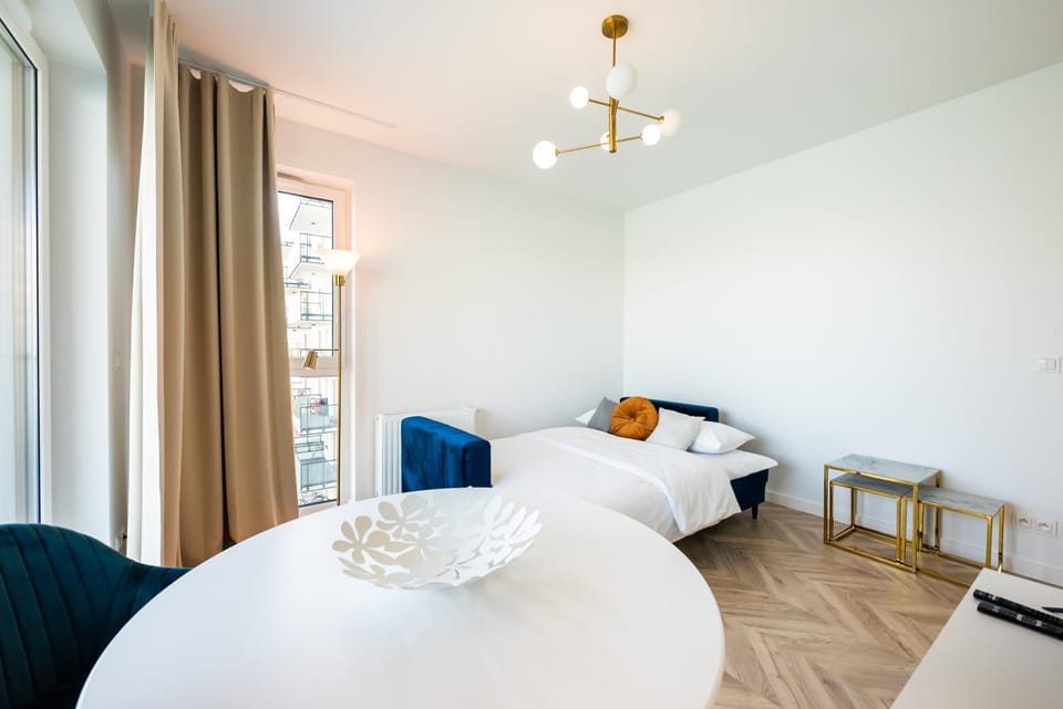 Bed, Living room, Photo of the whole room, Seating area, Bedroom