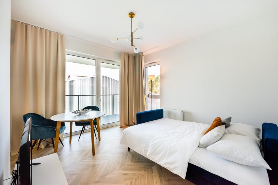 Bed, Living room, Photo of the whole room, Seating area, Bedroom