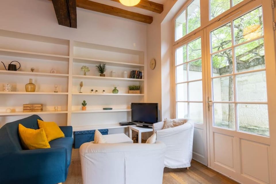 Communal lounge/ TV room, TV and multimedia, Living room