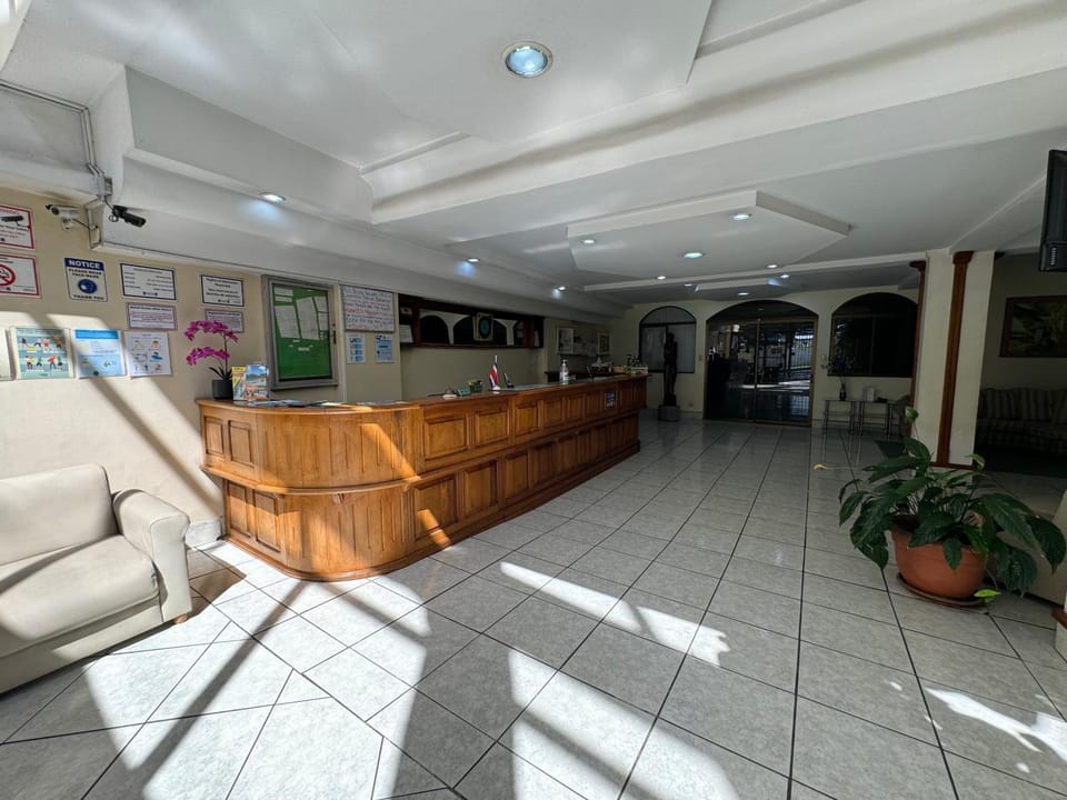 Property building, Lobby or reception, Lobby or reception, Seating area, Meeting/conference room, Public Bath