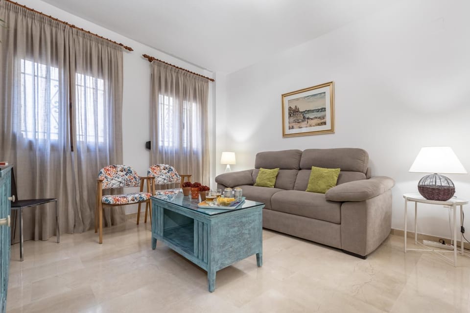 Communal lounge/ TV room, Living room