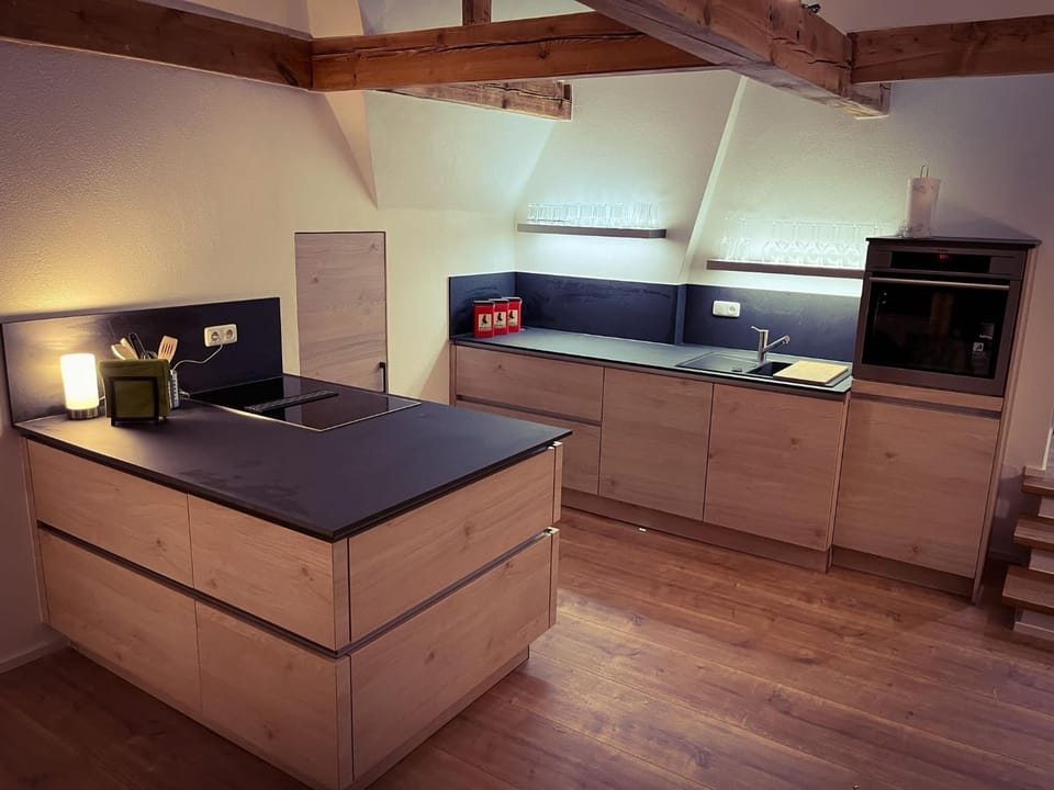 Kitchen or kitchenette, pet friendly, stove