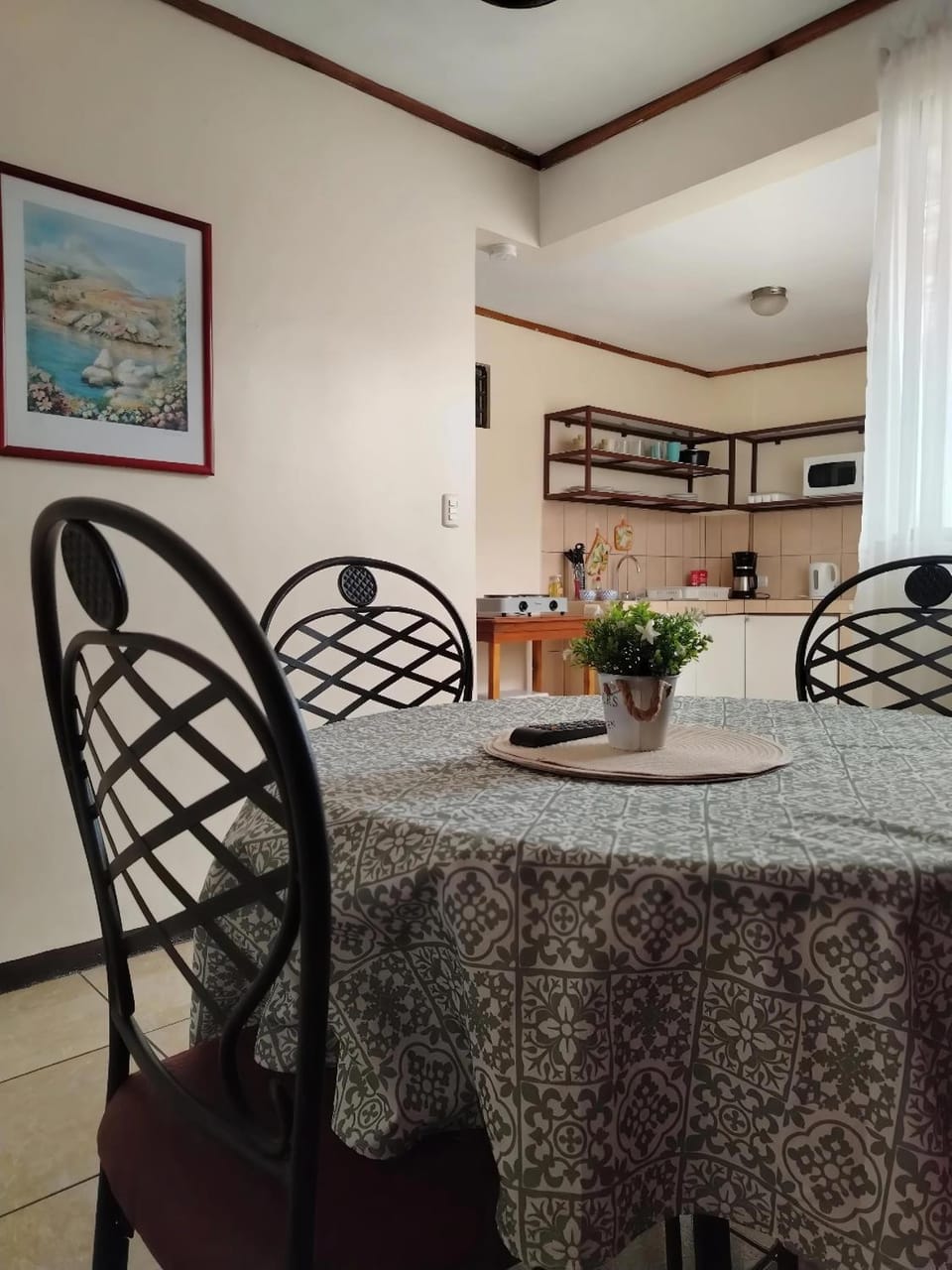 Kitchen or kitchenette, Living room, Seating area, Dining area