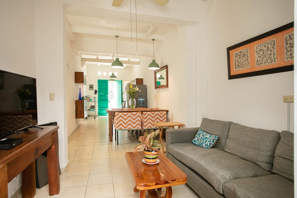 Kitchen or kitchenette, Seating area