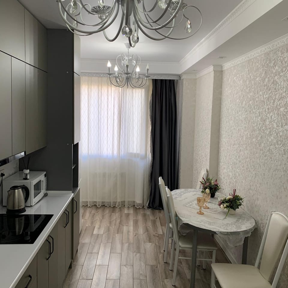 Coffee/tea facilities, Kitchen or kitchenette, minibar, stove
