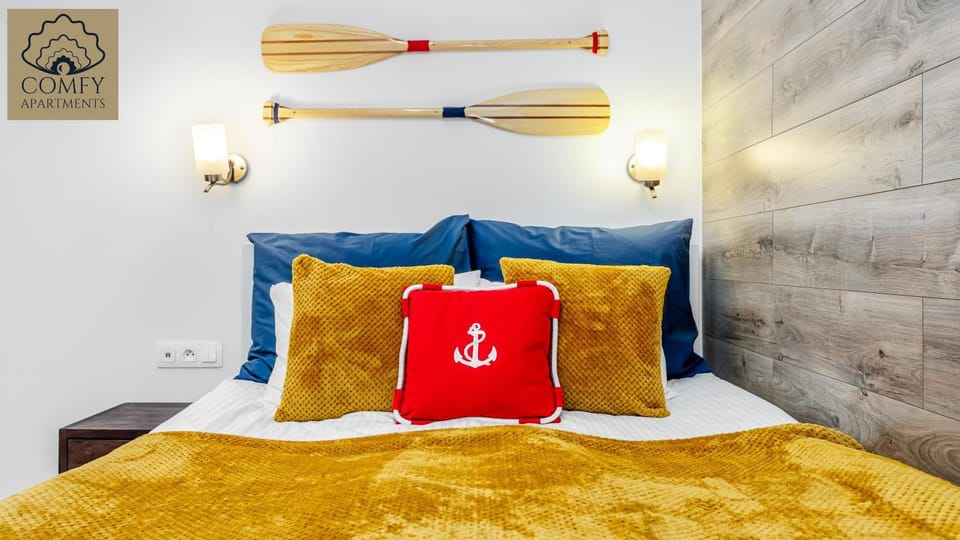 Bed, Photo of the whole room, Decorative detail, Bedroom