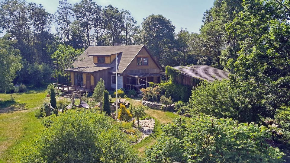 Property building, Day, Garden, Garden view