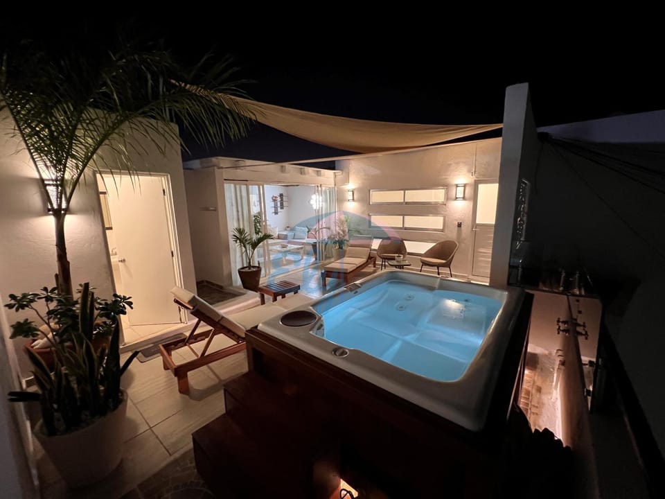 Hot Tub, Pool view, Swimming pool