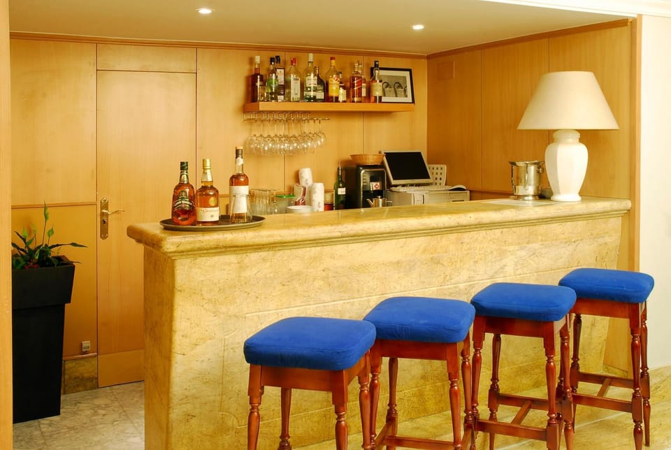 Lounge or bar