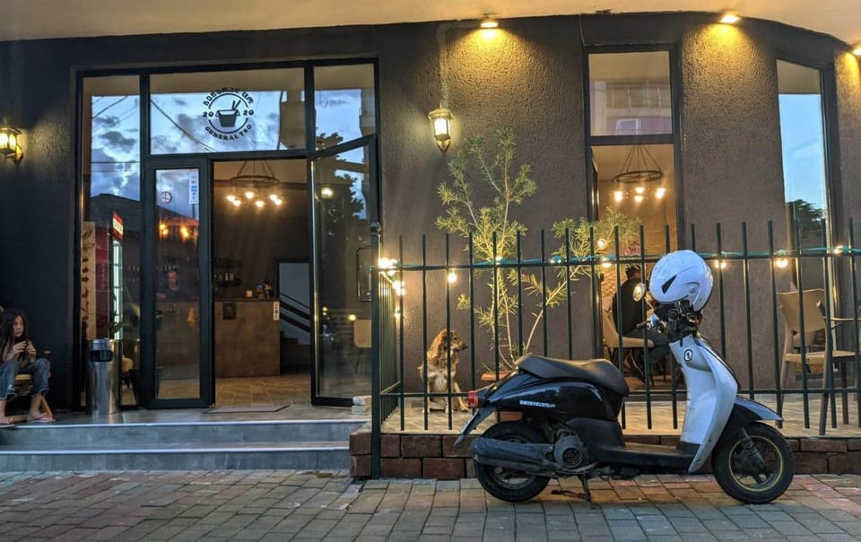 Property building, Restaurant/places to eat