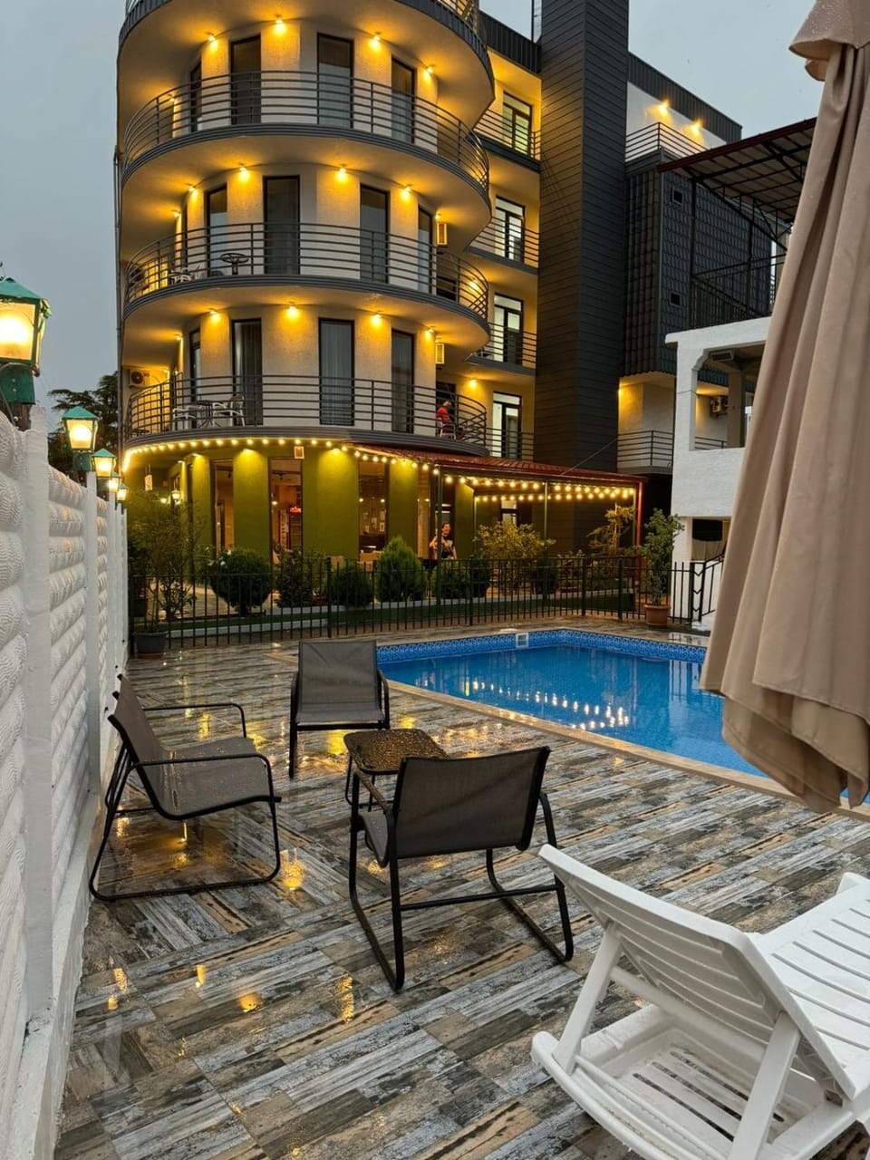 Swimming pool