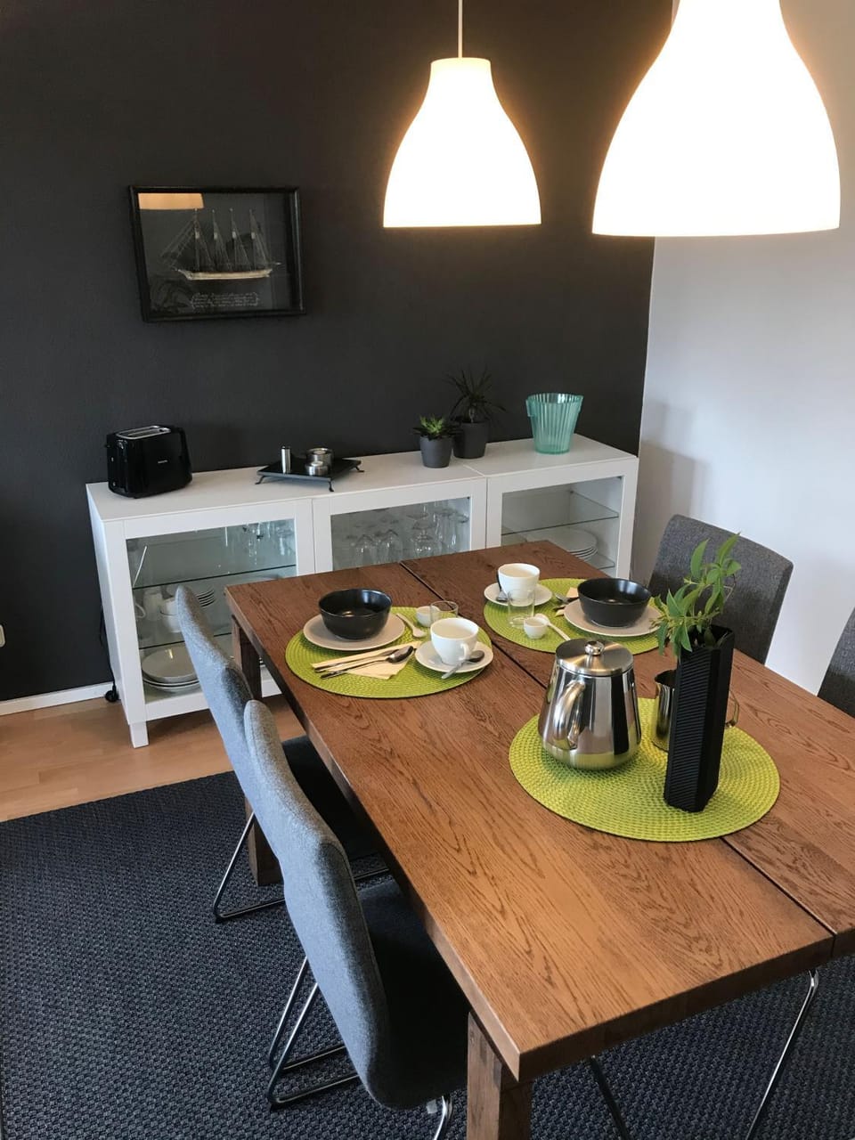 Dining area, Food
