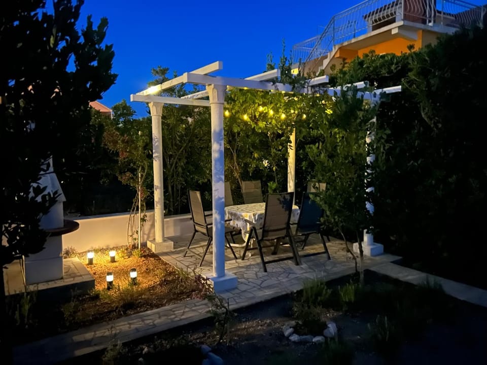 Night, BBQ facilities, Garden, Dining area