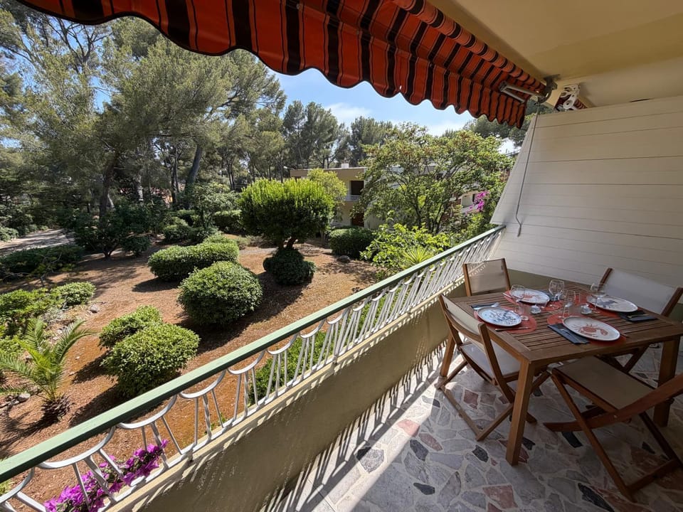 Balcony/Terrace, Garden view