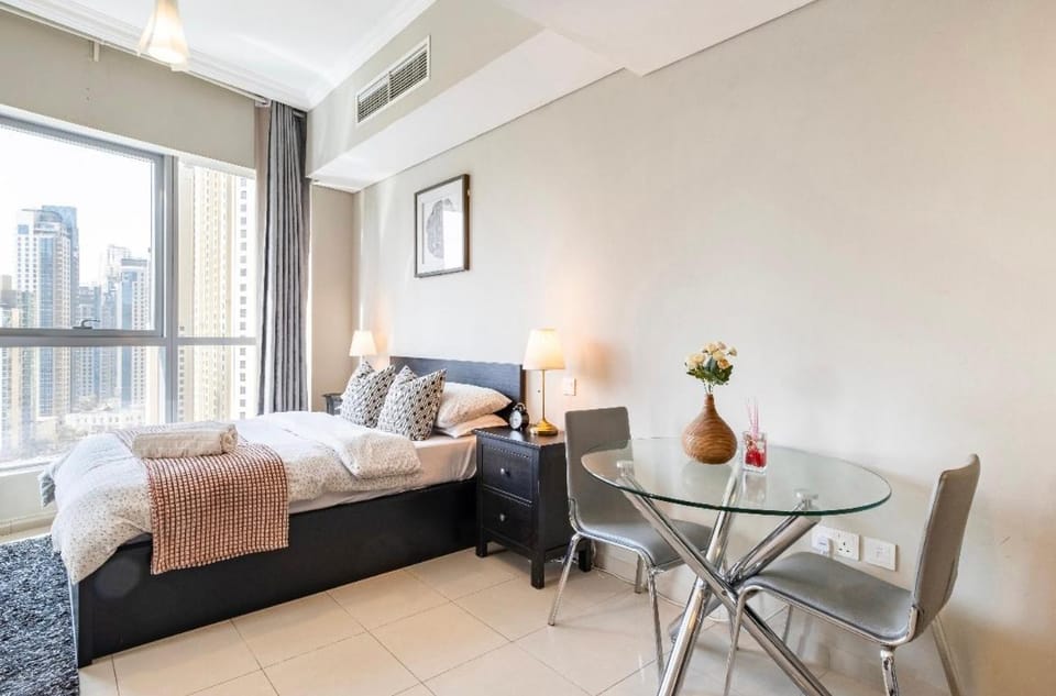Waterfront Yachts View Studio in Bay Central, Dubai Marina House in Dubai