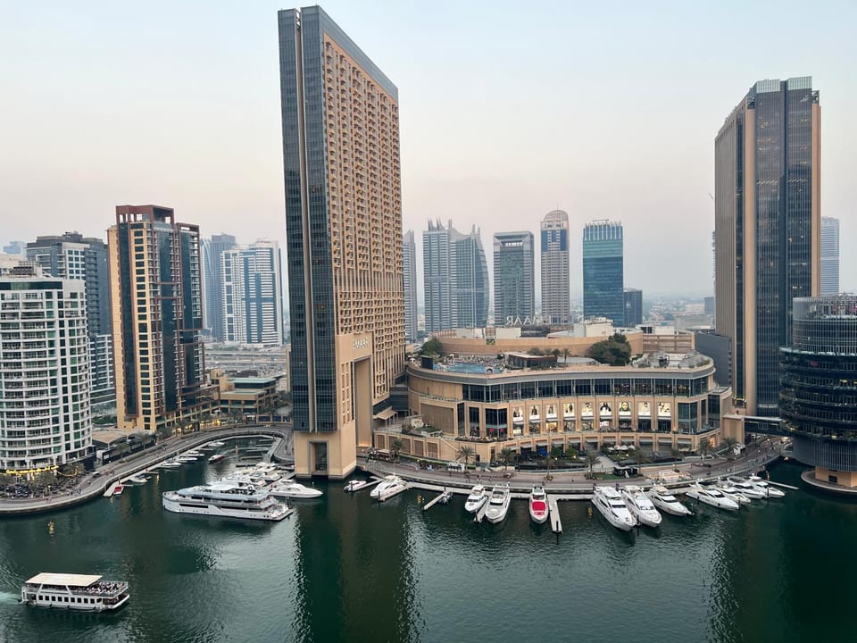 Waterfront Yachts View Studio in Bay Central, Dubai Marina House in Dubai