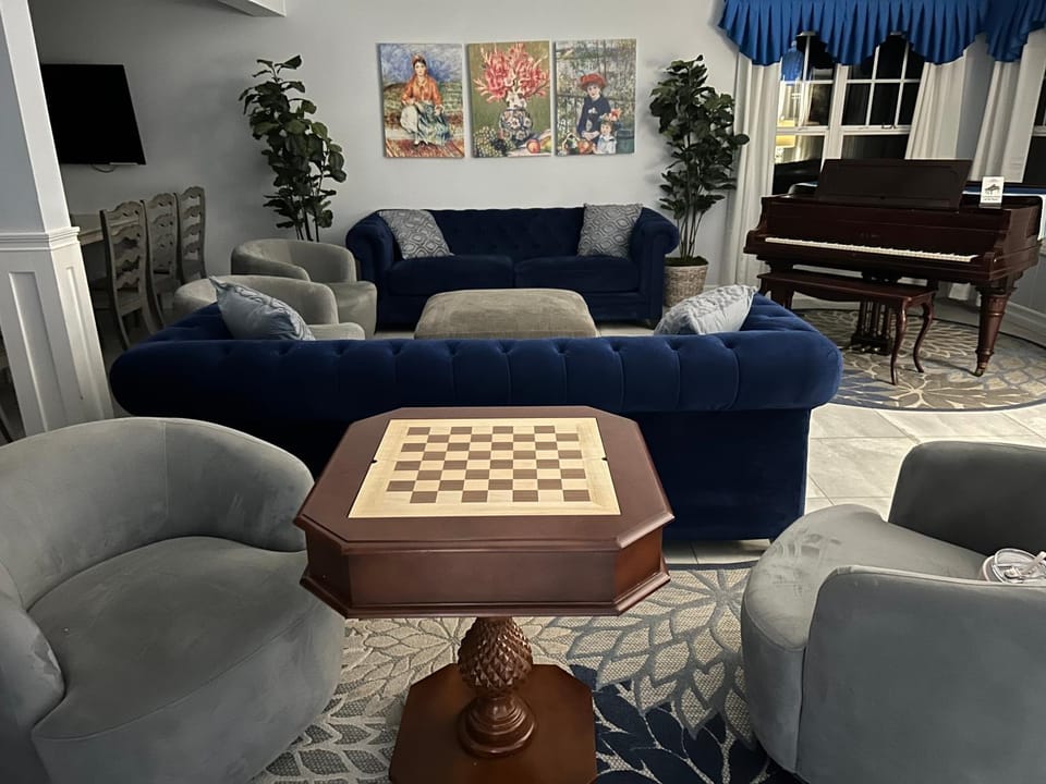 Living room, Seating area