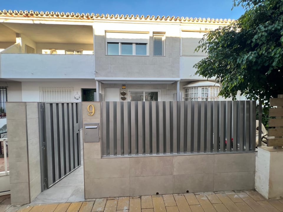 Off site, Balcony/Terrace