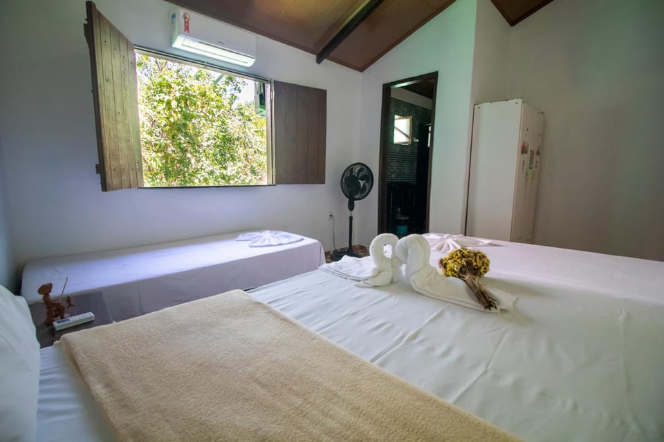 Photo of the whole room, Bedroom, air conditioner
