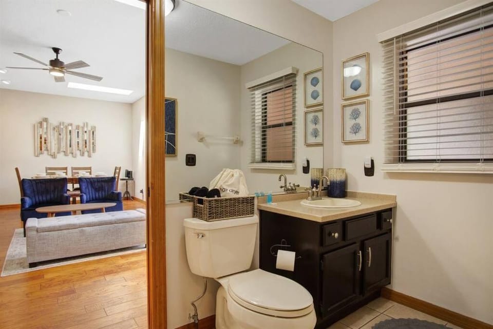 Family Friendly Pool Paradise Retreat Near Beaches Villa in Palm Harbor