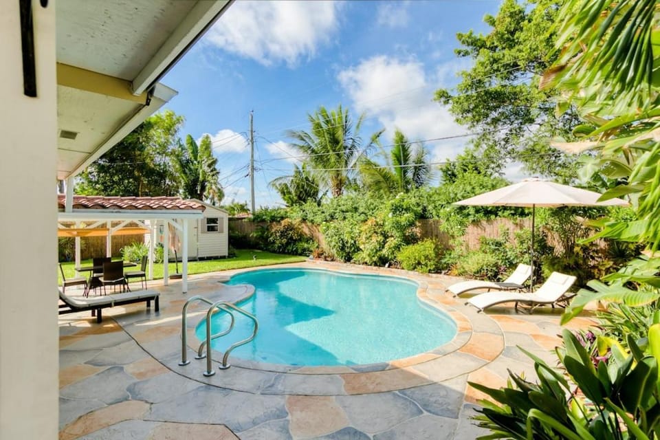 Casa Contenta House in Oakland Park