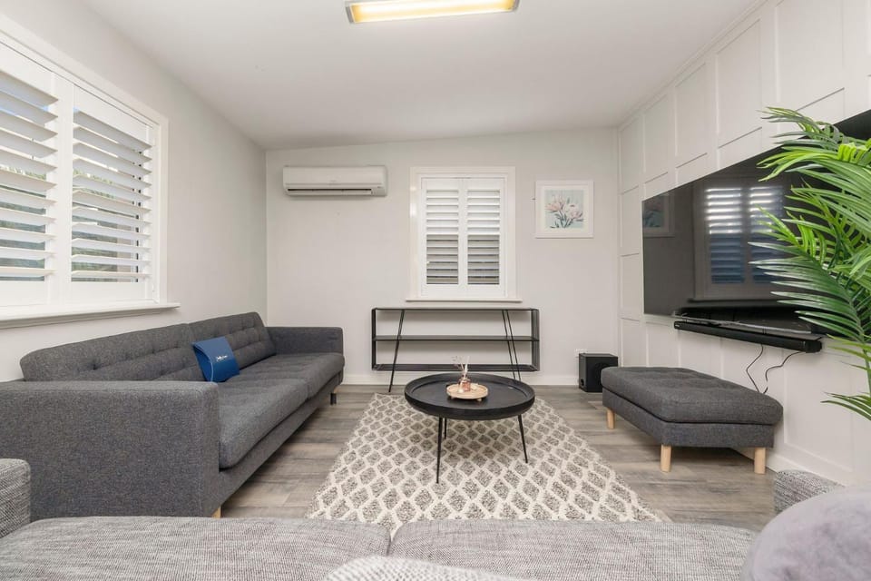 Azami - Charming Gilbert Cottage House in Adelaide