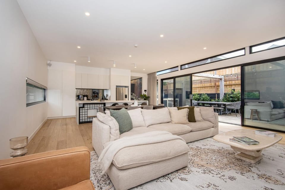 Living room, Seating area, Dining area, kitchen