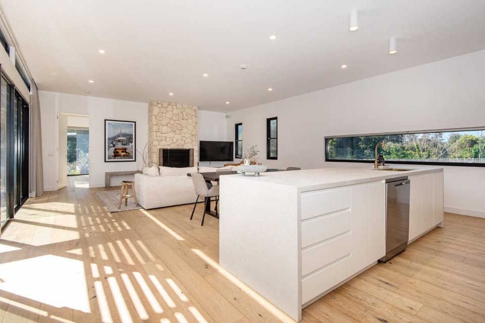 Lexicon House with Pool in Blairgowrie House in Melbourne