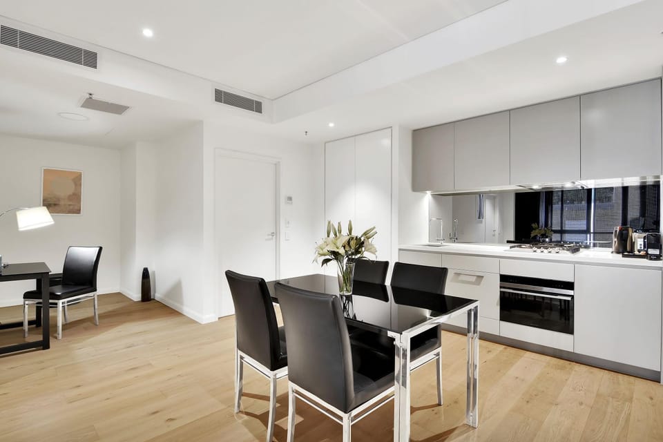 Large One Bedroom with Study-ALB09203 Apartment in Sydney