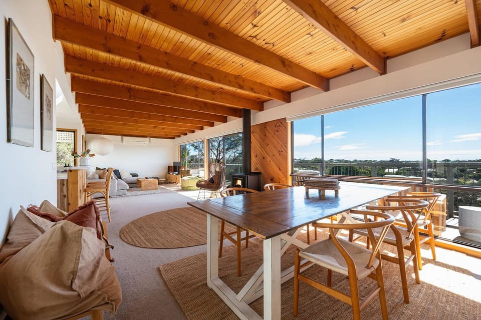 Koonya Treetops with Cedar Spa House in Melbourne Road
