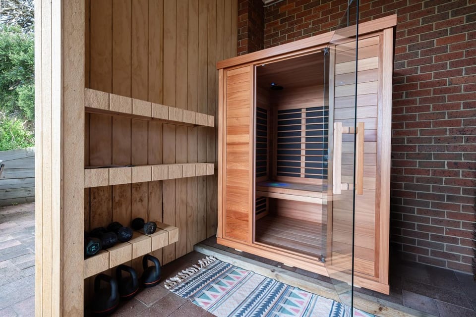 Koonya Treetops with Cedar Spa and sauna House in Melbourne Road