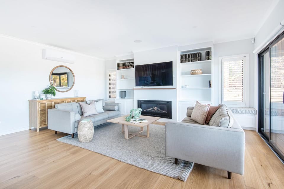 TV and multimedia, Living room, Seating area