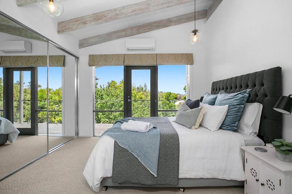 Bed, View (from property/room), Balcony/Terrace, Bedroom